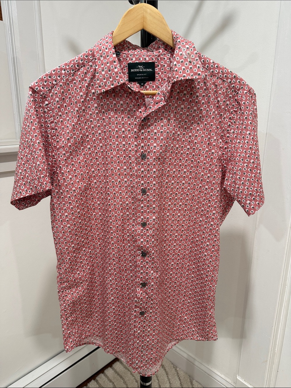 Rodd & Gunn Men's Short-Sleeve Pink Printed Button-Down Shirt